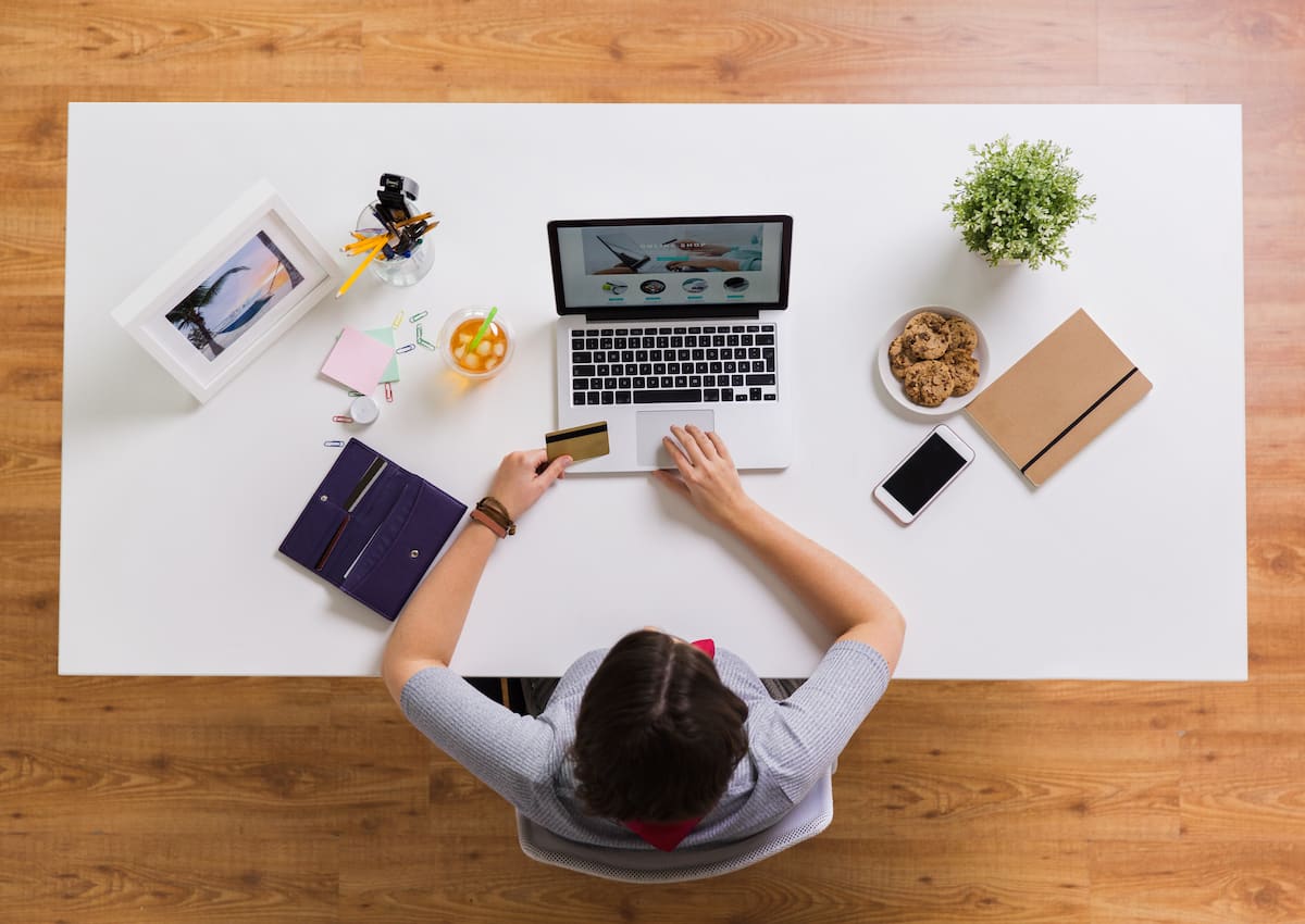 Define la plataforma para construir tu tienda en línea