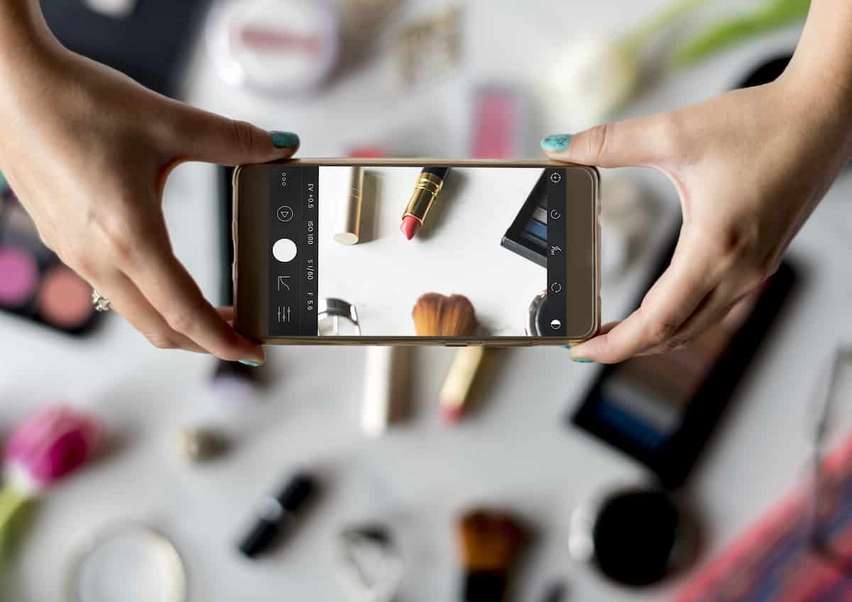 Creación de catálogo digital y fotografía de productos.