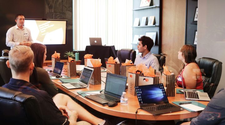 Hubspot vs salesforce: ¿cuál es mejor para tu equipo de ventas?