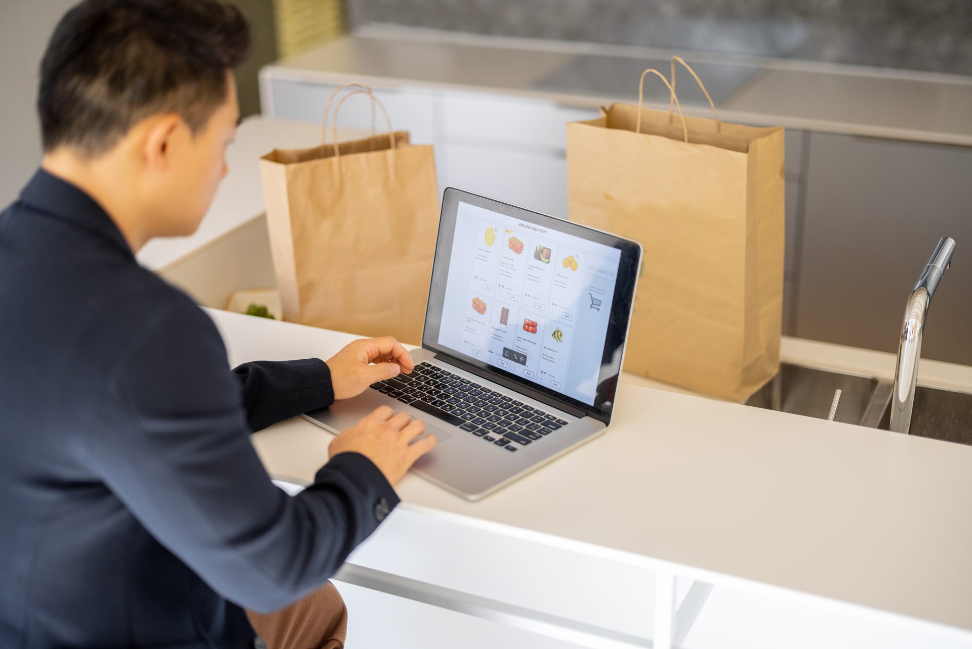 Descubre el costo de una tienda en línea en 2024: guía completa
